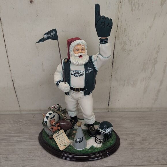 DANBURY MINT PHILADELPHIA EAGLES SANTA CLAUS NFL FOOTBALL CHRISTMAS DISPLAY - Picture 1 of 9